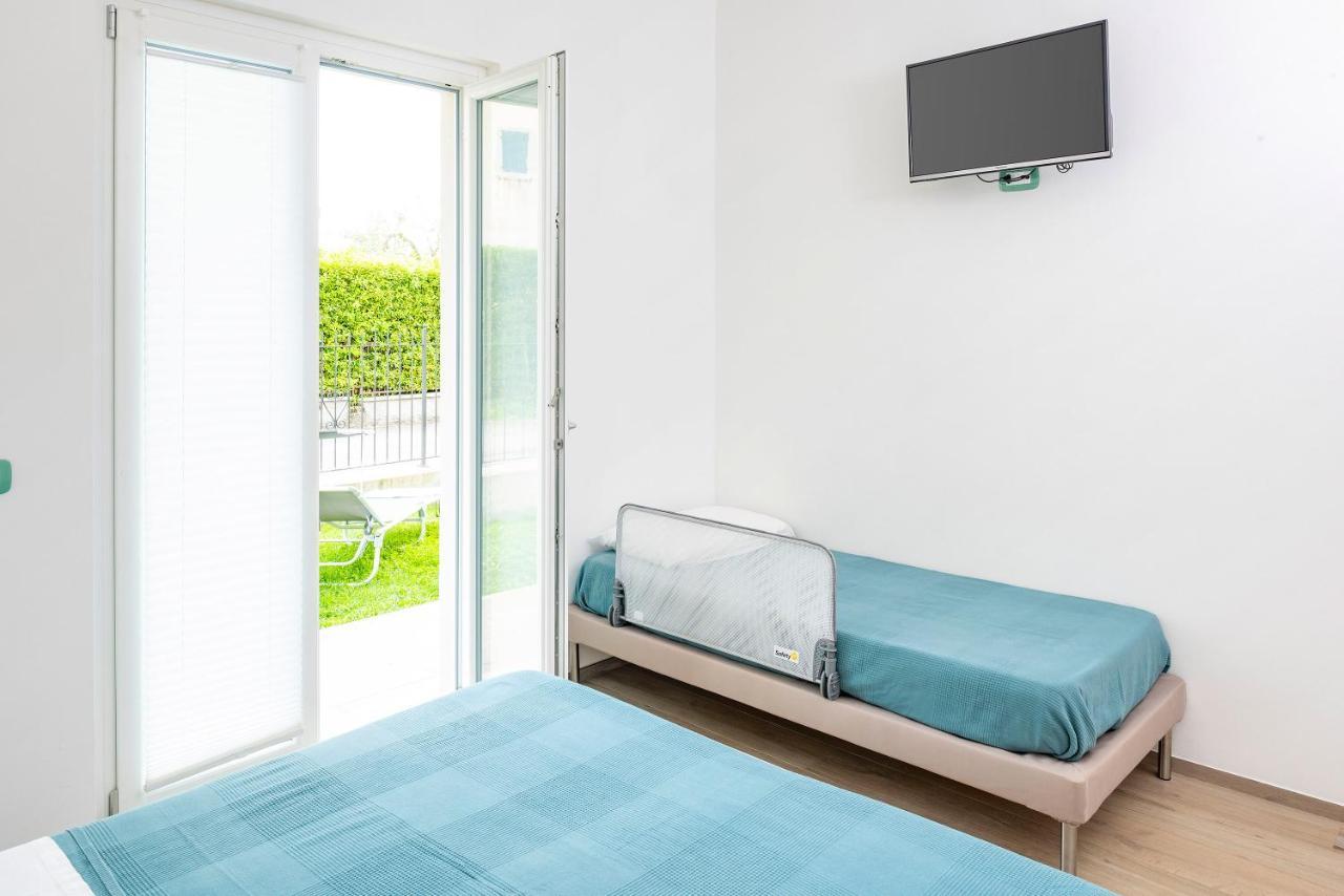Villa Rosetta & Romeo Family Apartment Костермано Екстериор снимка